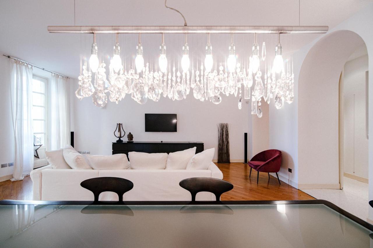 La Finestra Sul Duomo - The House Of Travelers Apartment โกโม ภายนอก รูปภาพ
