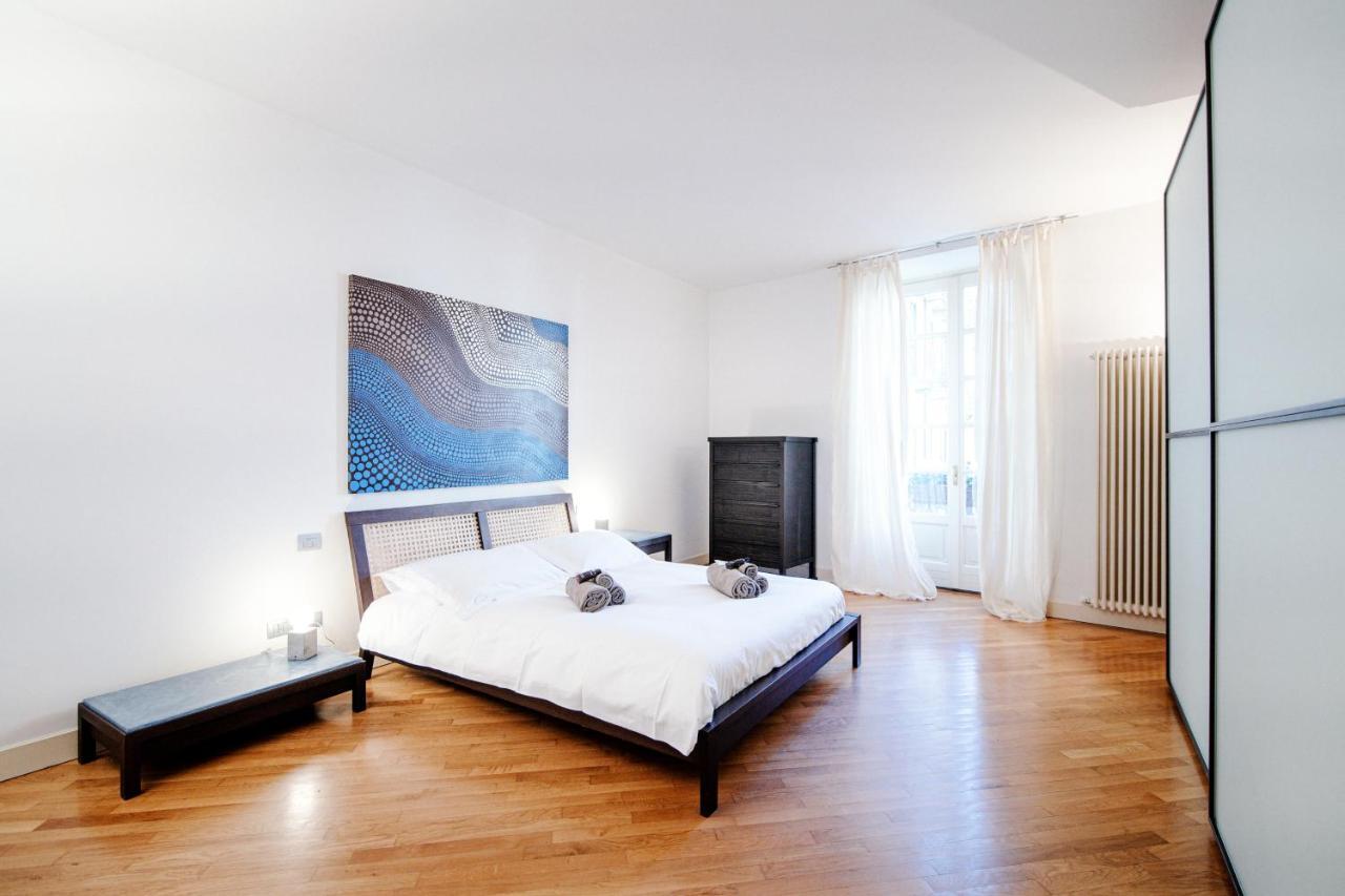 La Finestra Sul Duomo - The House Of Travelers Apartment โกโม ภายนอก รูปภาพ