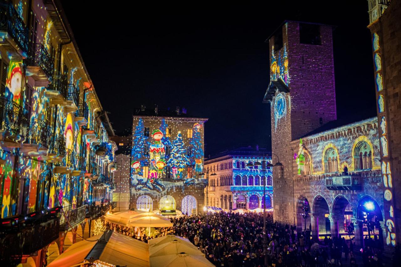 La Finestra Sul Duomo - The House Of Travelers Apartment โกโม ภายนอก รูปภาพ
