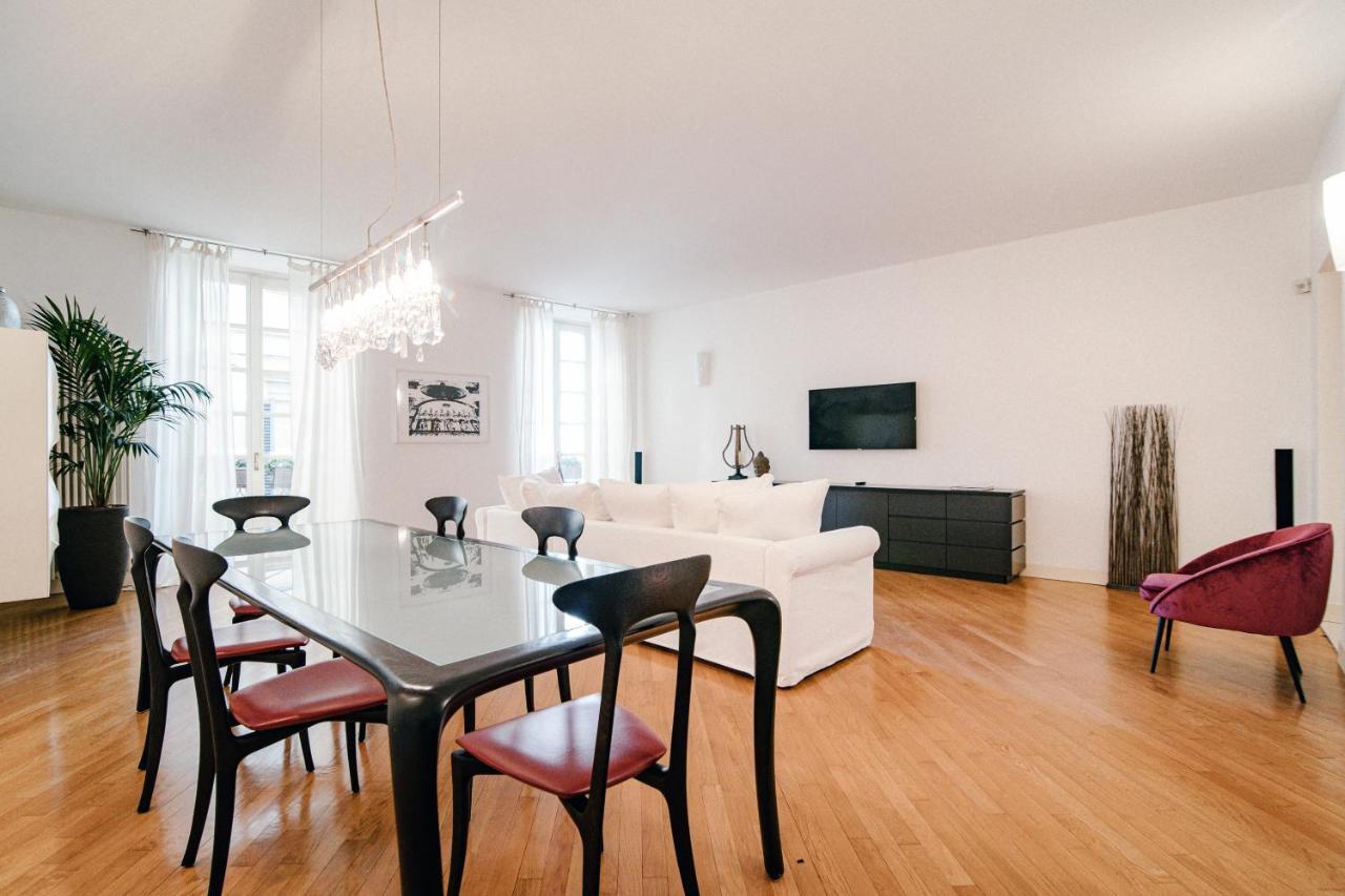 La Finestra Sul Duomo - The House Of Travelers Apartment โกโม ภายนอก รูปภาพ