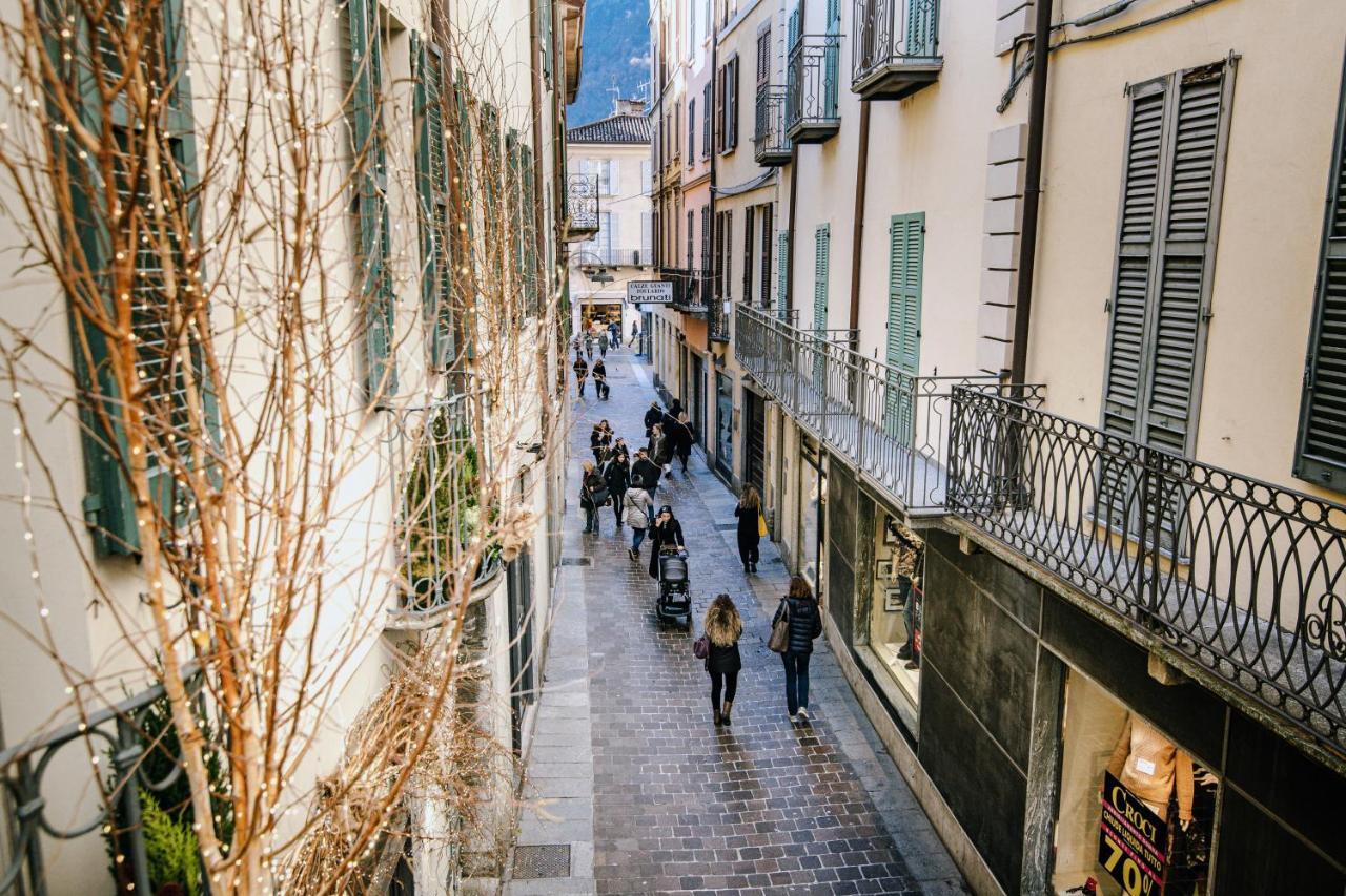 La Finestra Sul Duomo - The House Of Travelers Apartment โกโม ภายนอก รูปภาพ