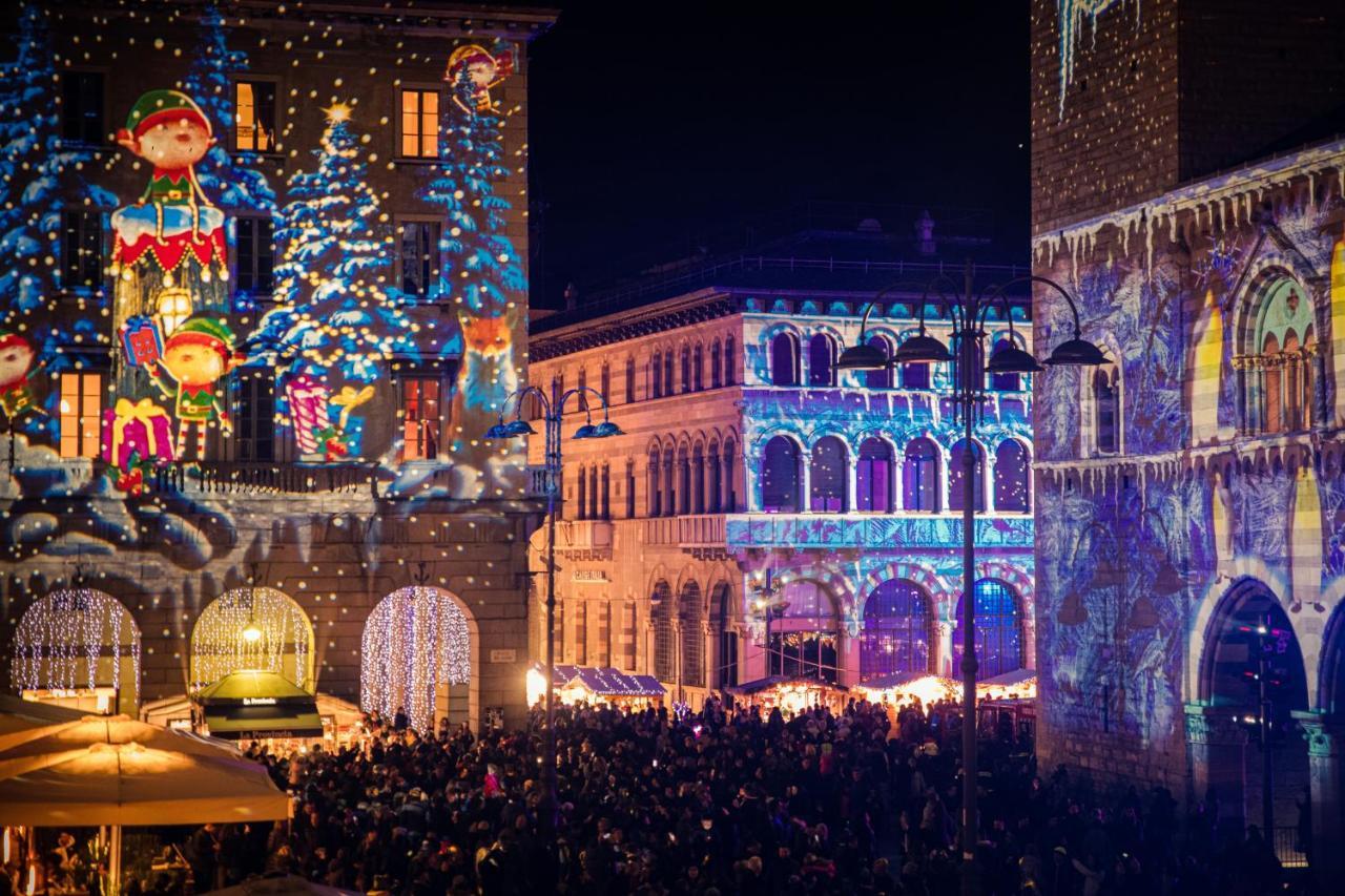 La Finestra Sul Duomo - The House Of Travelers Apartment โกโม ภายนอก รูปภาพ