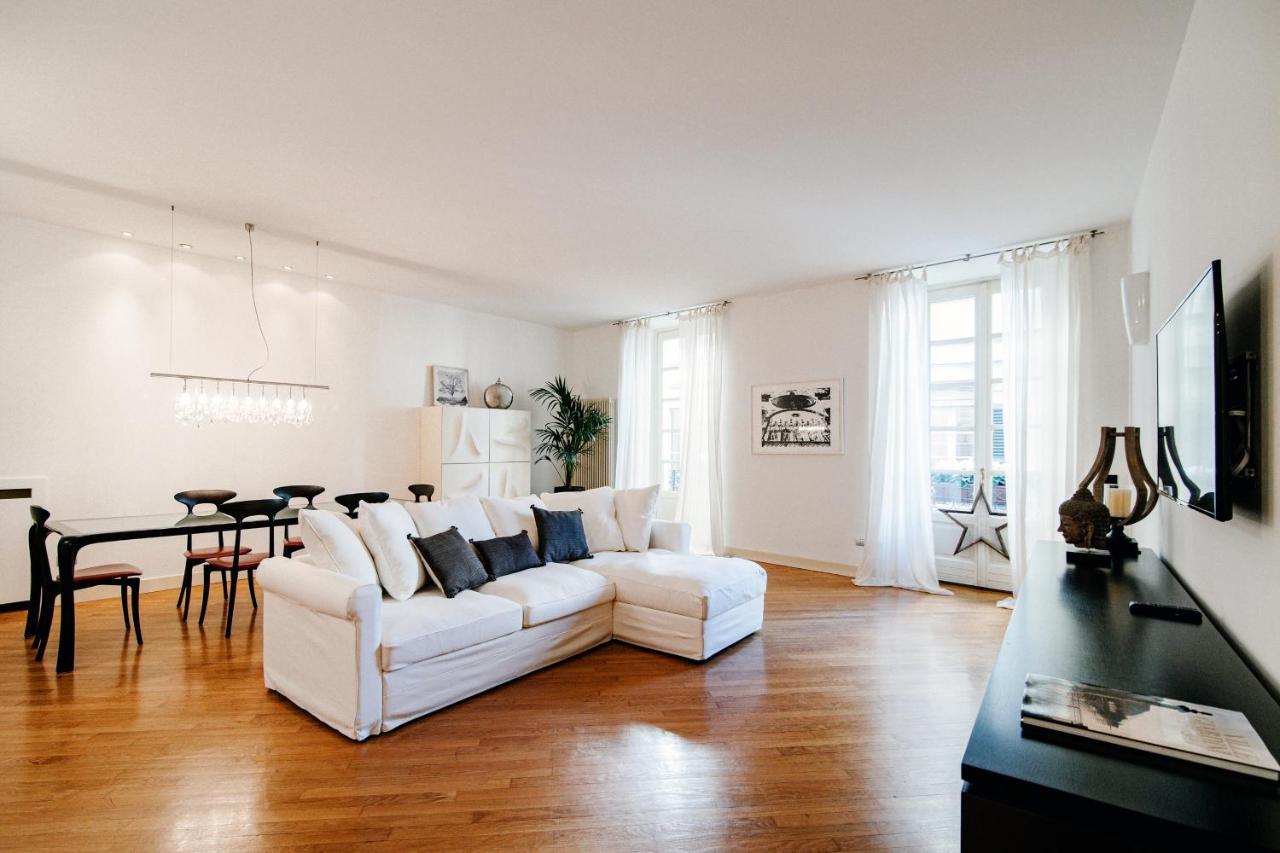 La Finestra Sul Duomo - The House Of Travelers Apartment โกโม ภายนอก รูปภาพ