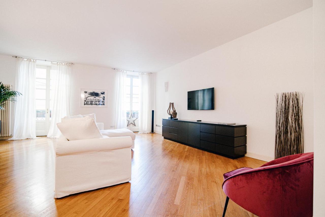 La Finestra Sul Duomo - The House Of Travelers Apartment โกโม ภายนอก รูปภาพ