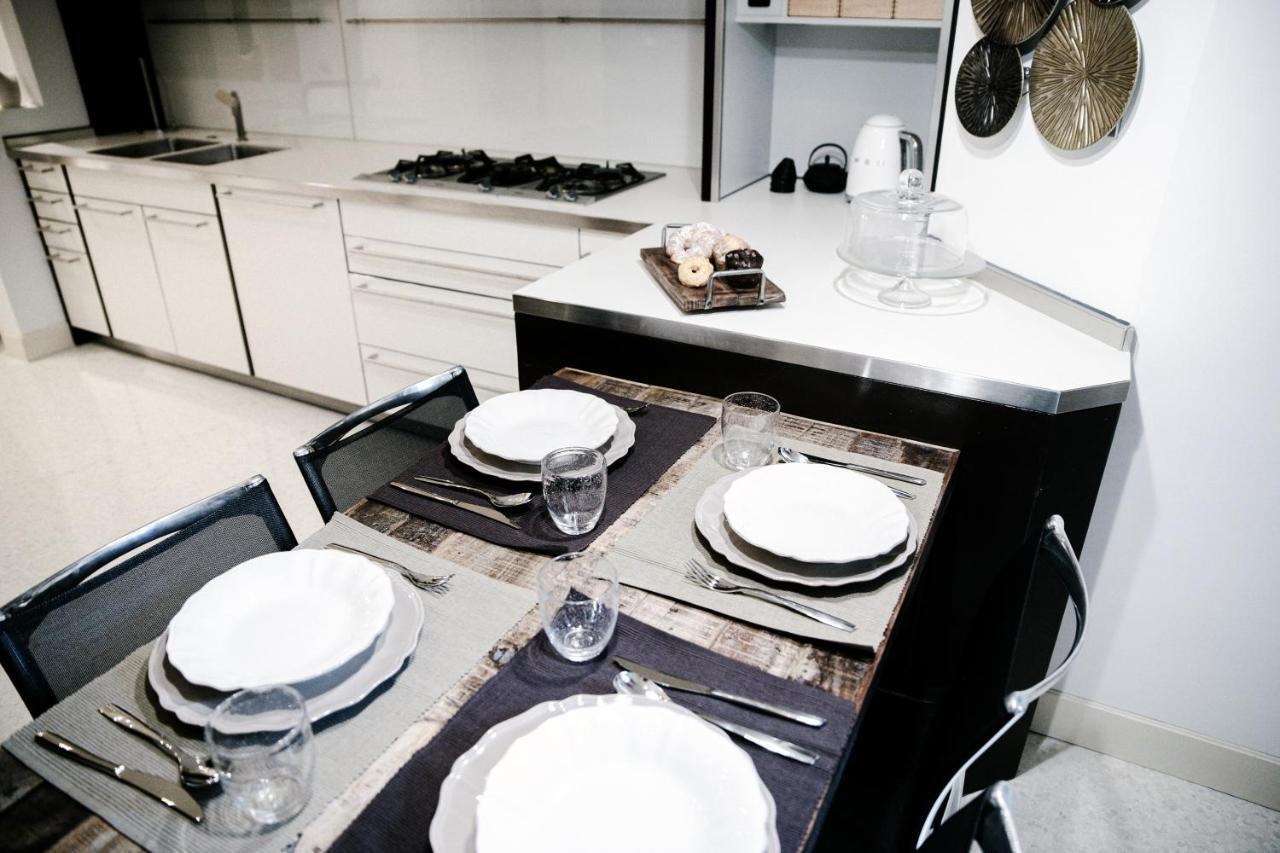La Finestra Sul Duomo - The House Of Travelers Apartment โกโม ภายนอก รูปภาพ